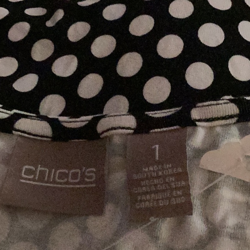 🖤NWT Fabulous Chicos Size 1 Fun Top Wardrobe Closet Must Have 🖤 - Picture 9 of 9